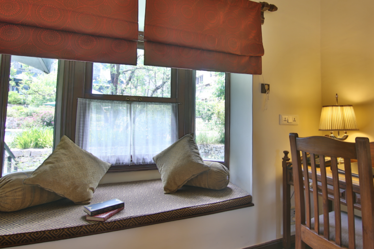 Cottage-Oriel-Window-Seat-1